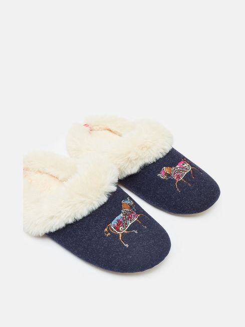 Slippet Luxe
Navy Embroided Slippers