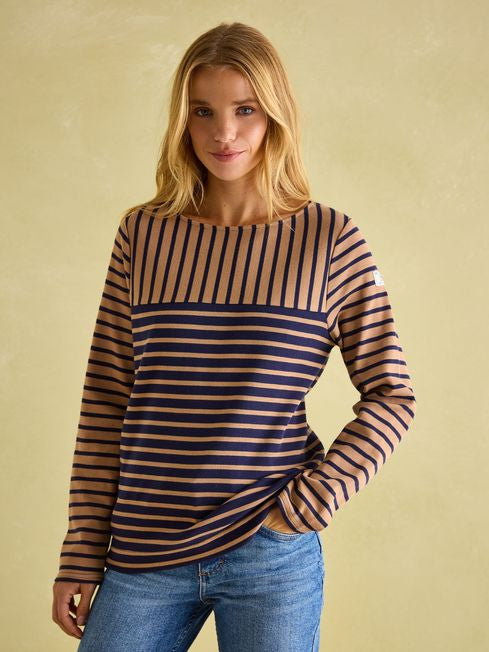 New Harbour
Tan/Navy Boat Neck Breton Top