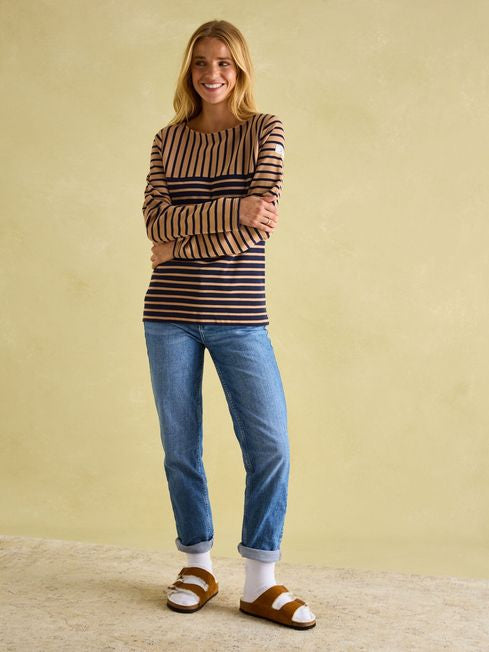 New Harbour
Tan/Navy Boat Neck Breton Top