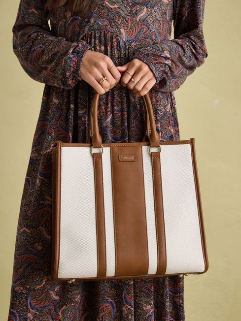 Rushbury
Tan/Ecru Tote Bag